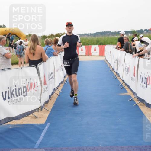 22.06.2025 - Viking Triathlon MichiJ http://msf.ph/oto/8133015 22.06.2025 15:52:28 Ziel 519 meine-sportfotos.de