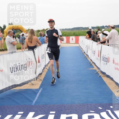 22.06.2025 - Viking Triathlon MichiJ http://msf.ph/oto/8133018 22.06.2025 15:52:28 Ziel 519 meine-sportfotos.de