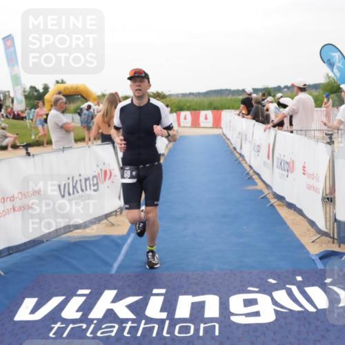 22.06.2025 - Viking Triathlon MichiJ http://msf.ph/oto/8133023 22.06.2025 15:52:29 Ziel 519 meine-sportfotos.de