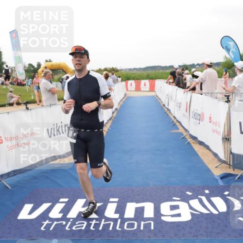 22.06.2025 - Viking Triathlon MichiJ http://msf.ph/oto/8133026 22.06.2025 15:52:29 Ziel 519 meine-sportfotos.de