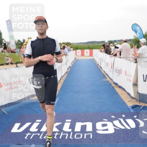 22.06.2025 - Viking Triathlon MichiJ http://msf.ph/oto/8133028 22.06.2025 15:52:29 Ziel 519 meine-sportfotos.de