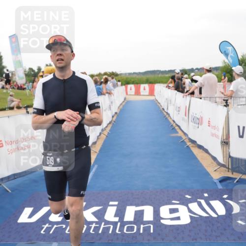 22.06.2025 - Viking Triathlon MichiJ http://msf.ph/oto/8133029 22.06.2025 15:52:29 Ziel 519 meine-sportfotos.de