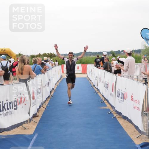 22.06.2025 - Viking Triathlon MichiJ http://msf.ph/oto/8133040 22.06.2025 15:52:50 Ziel 463 meine-sportfotos.de