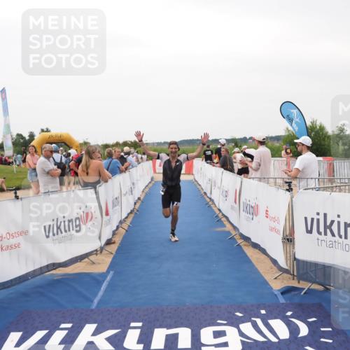 22.06.2025 - Viking Triathlon MichiJ http://msf.ph/oto/8133044 22.06.2025 15:52:50 Ziel 463 meine-sportfotos.de