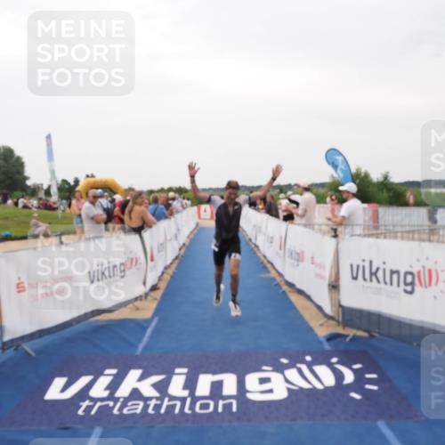 22.06.2025 - Viking Triathlon MichiJ http://msf.ph/oto/8133048 22.06.2025 15:52:51 Ziel 463 meine-sportfotos.de