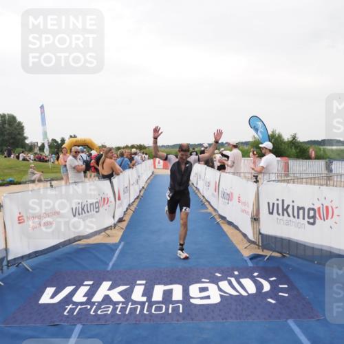 22.06.2025 - Viking Triathlon MichiJ http://msf.ph/oto/8133049 22.06.2025 15:52:51 Ziel 463 meine-sportfotos.de