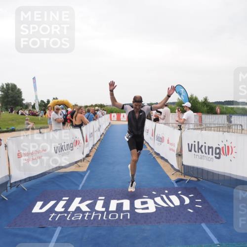 22.06.2025 - Viking Triathlon MichiJ http://msf.ph/oto/8133051 22.06.2025 15:52:51 Ziel 463 meine-sportfotos.de