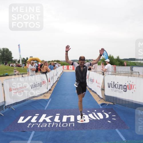 22.06.2025 - Viking Triathlon MichiJ http://msf.ph/oto/8133052 22.06.2025 15:52:51 Ziel 463 meine-sportfotos.de