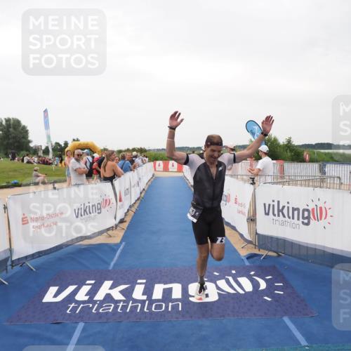 22.06.2025 - Viking Triathlon MichiJ http://msf.ph/oto/8133053 22.06.2025 15:52:51 Ziel 463 meine-sportfotos.de