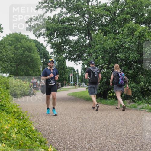 22.06.2025 - Viking Triathlon KatJ http://msf.ph/oto/8133733 22.06.2025 15:50:29 Laufen 402 meine-sportfotos.de