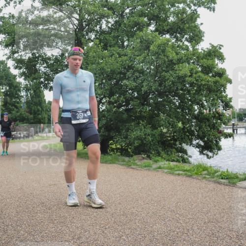 22.06.2025 - Viking Triathlon KatJ http://msf.ph/oto/8134500 22.06.2025 15:59:14 Laufen 357 meine-sportfotos.de