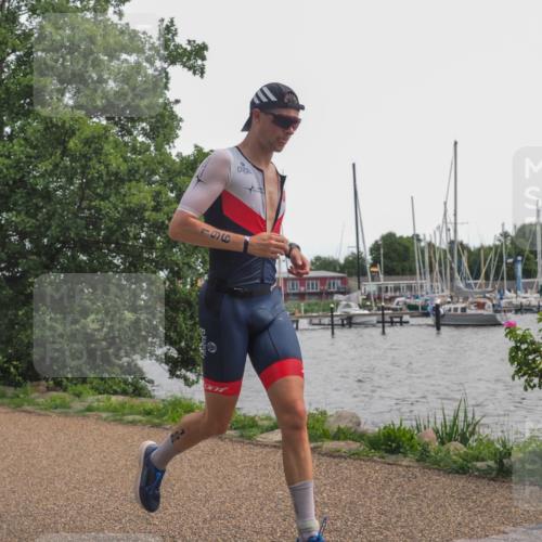 22.06.2025 - Viking Triathlon KatJ http://msf.ph/oto/8135518 22.06.2025 14:24:37 Laufen 196, 221 meine-sportfotos.de