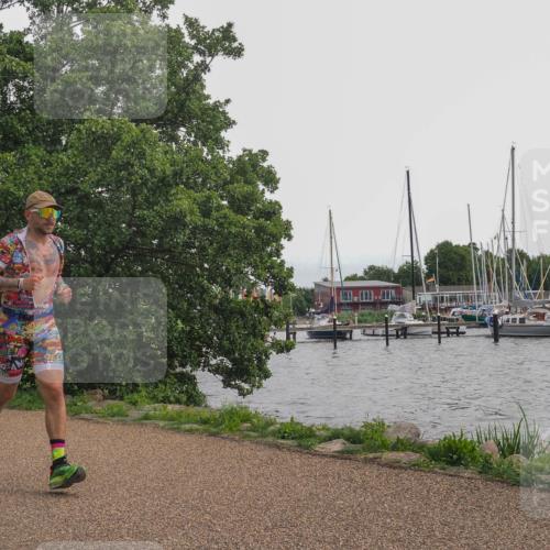 22.06.2025 - Viking Triathlon KatJ http://msf.ph/oto/8135573 22.06.2025 14:25:39 Laufen 501, 517 meine-sportfotos.de