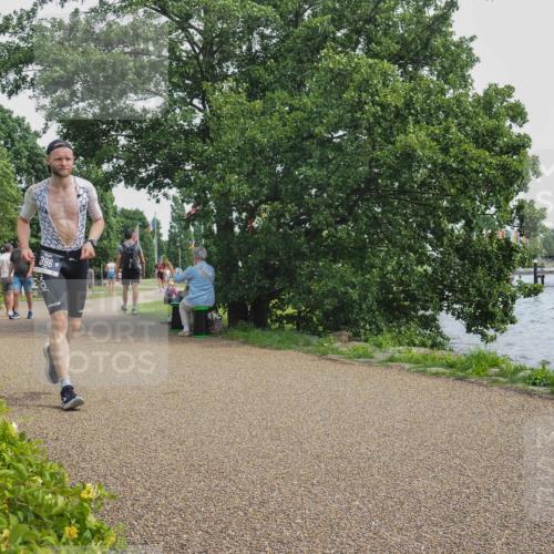 22.06.2025 - Viking Triathlon KatJ http://msf.ph/oto/8135662 22.06.2025 14:26:28 Laufen 396, 398 meine-sportfotos.de