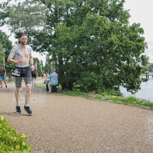 22.06.2025 - Viking Triathlon KatJ http://msf.ph/oto/8135664 22.06.2025 14:26:28 Laufen 396, 398 meine-sportfotos.de