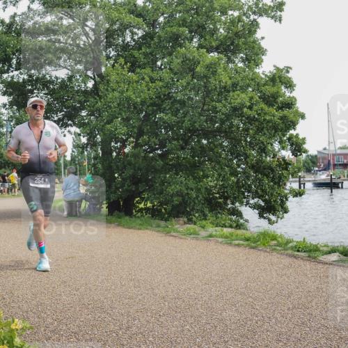 22.06.2025 - Viking Triathlon KatJ http://msf.ph/oto/8135708 22.06.2025 14:27:16 Laufen 109, 254 meine-sportfotos.de