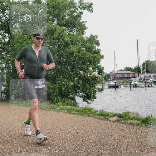 22.06.2025 - Viking Triathlon KatJ http://msf.ph/oto/8136175 22.06.2025 14:34:42 Laufen 55, 186, 621 meine-sportfotos.de