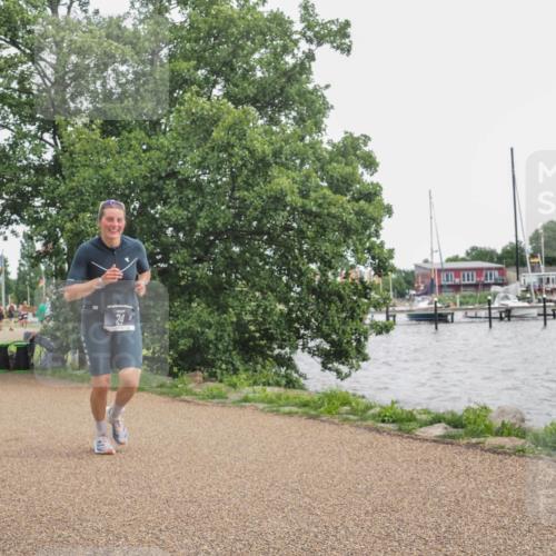 22.06.2025 - Viking Triathlon KatJ http://msf.ph/oto/8136346 22.06.2025 14:36:55 Laufen 24, 630 meine-sportfotos.de