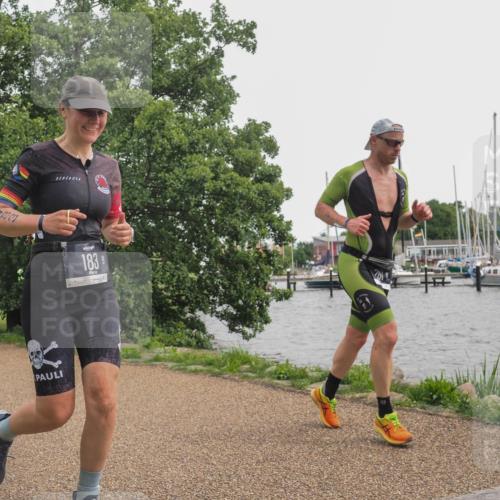 22.06.2025 - Viking Triathlon KatJ http://msf.ph/oto/8136502 22.06.2025 14:38:49 Laufen 183, 281 meine-sportfotos.de