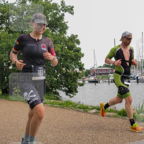 22.06.2025 - Viking Triathlon KatJ http://msf.ph/oto/8136503 22.06.2025 14:38:49 Laufen 183, 281 meine-sportfotos.de