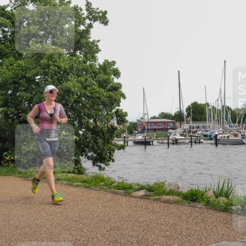 22.06.2025 - Viking Triathlon KatJ http://msf.ph/oto/8136517 22.06.2025 14:39:02 Laufen 202 meine-sportfotos.de