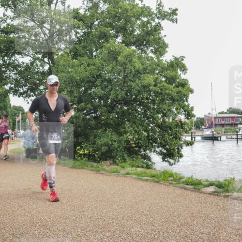 22.06.2025 - Viking Triathlon KatJ http://msf.ph/oto/8137234 22.06.2025 14:48:24 Laufen 130, 232 meine-sportfotos.de