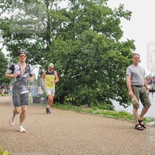 22.06.2025 - Viking Triathlon KatJ http://msf.ph/oto/8137355 22.06.2025 14:49:54 Laufen 269, 607 meine-sportfotos.de