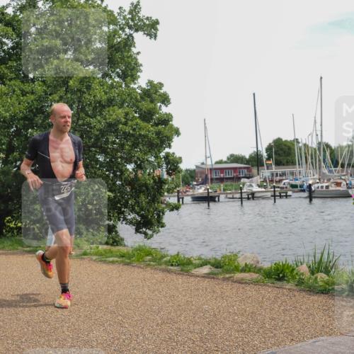 22.06.2025 - Viking Triathlon KatJ http://msf.ph/oto/8137896 22.06.2025 14:56:56 Laufen 225, 333 meine-sportfotos.de