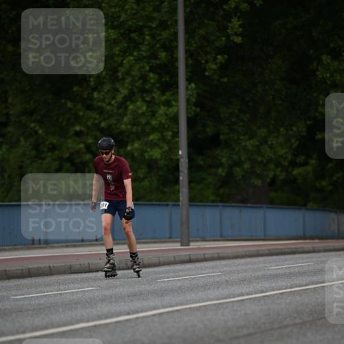 29.06.2025 - hella hamburg halbmarathon Dr. Thomas Lammeyer http://msf.ph/oto/8138382 29.06.2025 09:01:43 Kennedybrücke  meine-sportfotos.de