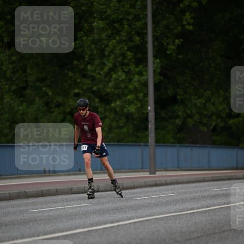 29.06.2025 - hella hamburg halbmarathon Dr. Thomas Lammeyer http://msf.ph/oto/8138383 29.06.2025 09:01:43 Kennedybrücke  meine-sportfotos.de