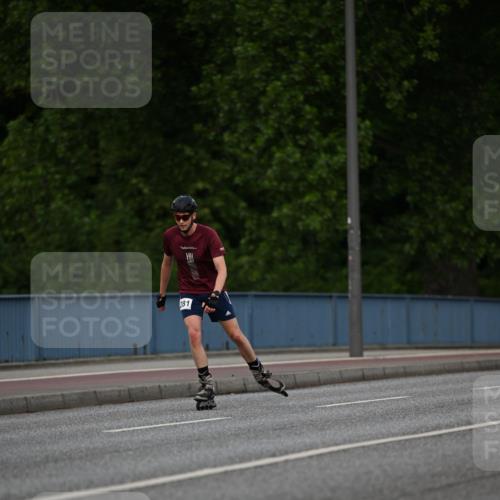 29.06.2025 - hella hamburg halbmarathon Dr. Thomas Lammeyer http://msf.ph/oto/8138384 29.06.2025 09:01:43 Kennedybrücke  meine-sportfotos.de