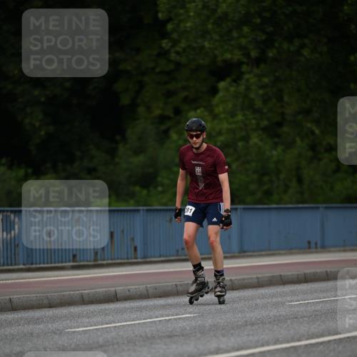 29.06.2025 - hella hamburg halbmarathon Dr. Thomas Lammeyer http://msf.ph/oto/8138400 29.06.2025 09:01:44 Kennedybrücke  meine-sportfotos.de