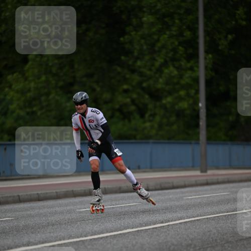 29.06.2025 - hella hamburg halbmarathon Dr. Thomas Lammeyer http://msf.ph/oto/8138454 29.06.2025 09:01:53 Kennedybrücke  meine-sportfotos.de