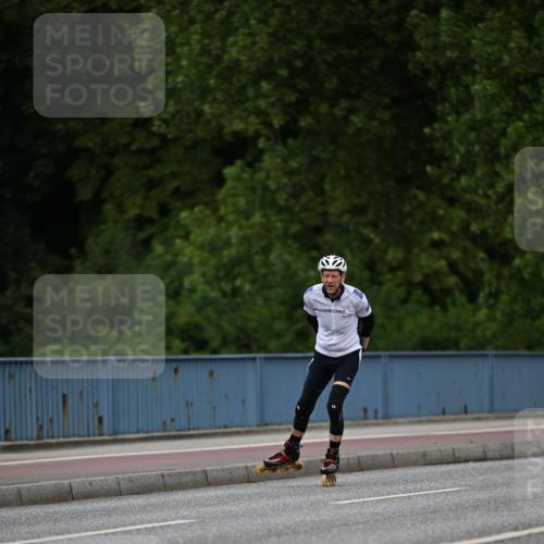 29.06.2025 - hella hamburg halbmarathon Dr. Thomas Lammeyer http://msf.ph/oto/8138473 29.06.2025 09:02:11 Kennedybrücke  meine-sportfotos.de