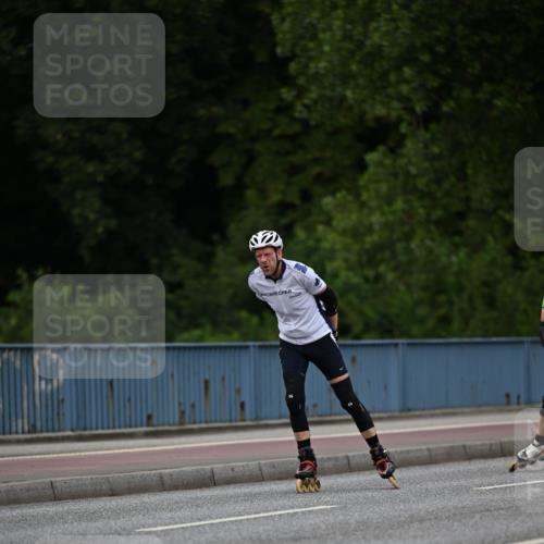 29.06.2025 - hella hamburg halbmarathon Dr. Thomas Lammeyer http://msf.ph/oto/8138484 29.06.2025 09:02:12 Kennedybrücke  meine-sportfotos.de