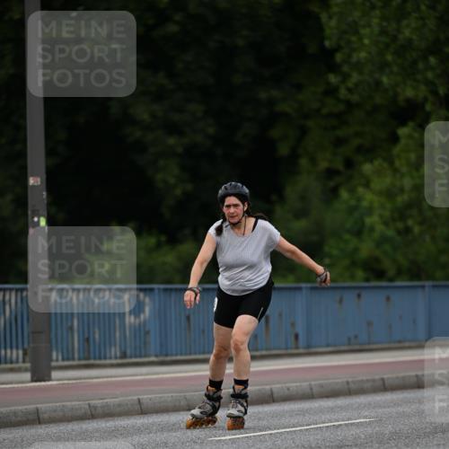 29.06.2025 - hella hamburg halbmarathon Dr. Thomas Lammeyer http://msf.ph/oto/8138520 29.06.2025 09:02:18 Kennedybrücke  meine-sportfotos.de