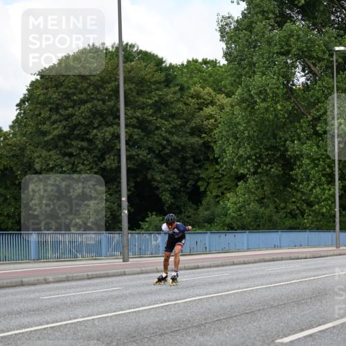 29.06.2025 - hella hamburg halbmarathon Dr. Thomas Lammeyer http://msf.ph/oto/8138535 29.06.2025 08:51:12 Kennedybrücke  meine-sportfotos.de