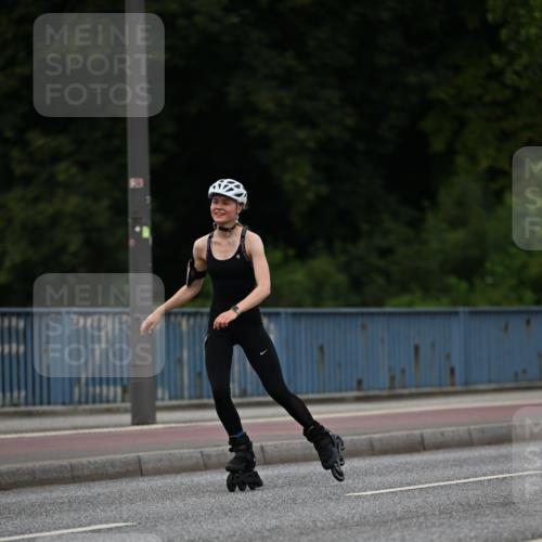 29.06.2025 - hella hamburg halbmarathon Dr. Thomas Lammeyer http://msf.ph/oto/8138676 29.06.2025 09:02:30 Kennedybrücke  meine-sportfotos.de