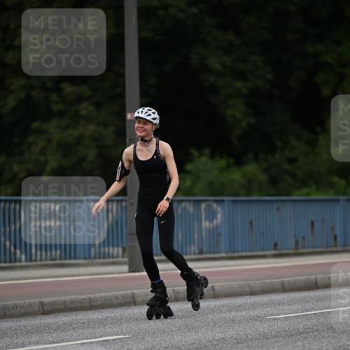 29.06.2025 - hella hamburg halbmarathon Dr. Thomas Lammeyer http://msf.ph/oto/8138685 29.06.2025 09:02:30 Kennedybrücke  meine-sportfotos.de