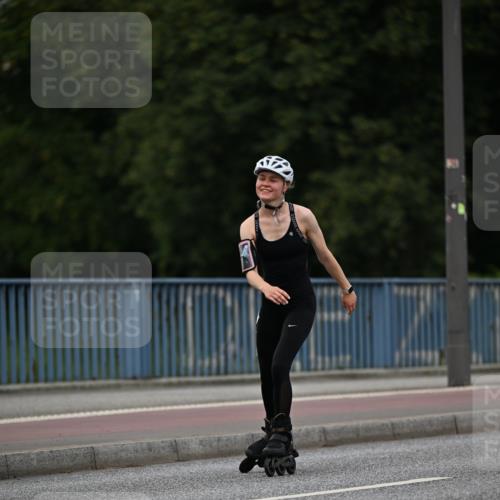 29.06.2025 - hella hamburg halbmarathon Dr. Thomas Lammeyer http://msf.ph/oto/8138699 29.06.2025 09:02:30 Kennedybrücke  meine-sportfotos.de