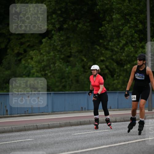 29.06.2025 - hella hamburg halbmarathon Dr. Thomas Lammeyer http://msf.ph/oto/8138761 29.06.2025 09:03:14 Kennedybrücke  meine-sportfotos.de