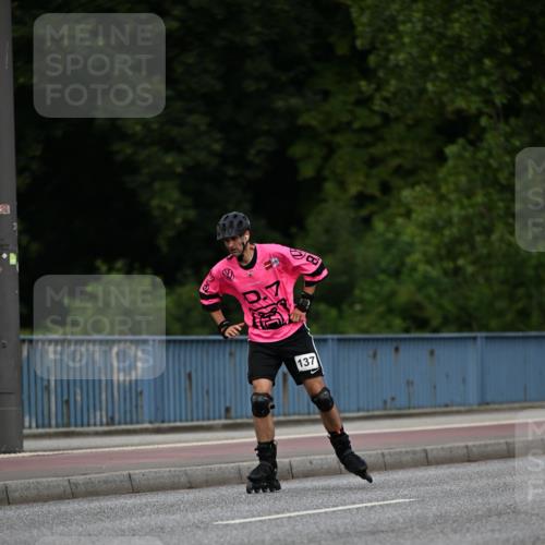29.06.2025 - hella hamburg halbmarathon Dr. Thomas Lammeyer http://msf.ph/oto/8138797 29.06.2025 09:03:24 Kennedybrücke  meine-sportfotos.de