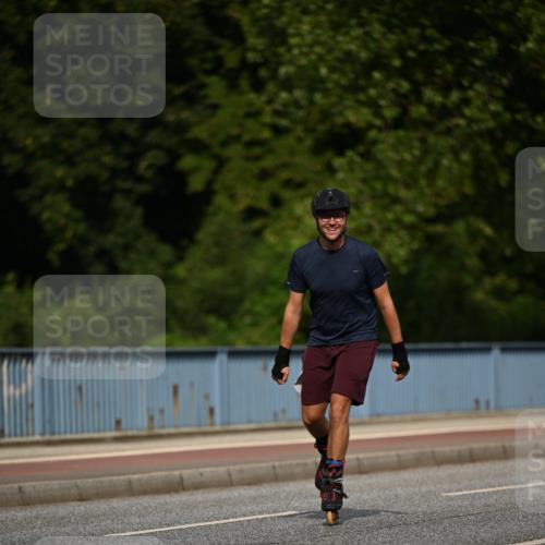 29.06.2025 - hella hamburg halbmarathon Dr. Thomas Lammeyer http://msf.ph/oto/8138966 29.06.2025 09:04:03 Kennedybrücke  meine-sportfotos.de