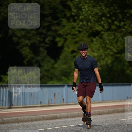 29.06.2025 - hella hamburg halbmarathon Dr. Thomas Lammeyer http://msf.ph/oto/8138967 29.06.2025 09:04:04 Kennedybrücke  meine-sportfotos.de