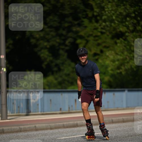 29.06.2025 - hella hamburg halbmarathon Dr. Thomas Lammeyer http://msf.ph/oto/8138975 29.06.2025 09:04:04 Kennedybrücke  meine-sportfotos.de