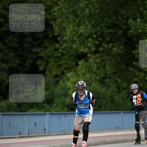 29.06.2025 - hella hamburg halbmarathon Dr. Thomas Lammeyer http://msf.ph/oto/8139113 29.06.2025 09:04:30 Kennedybrücke  meine-sportfotos.de
