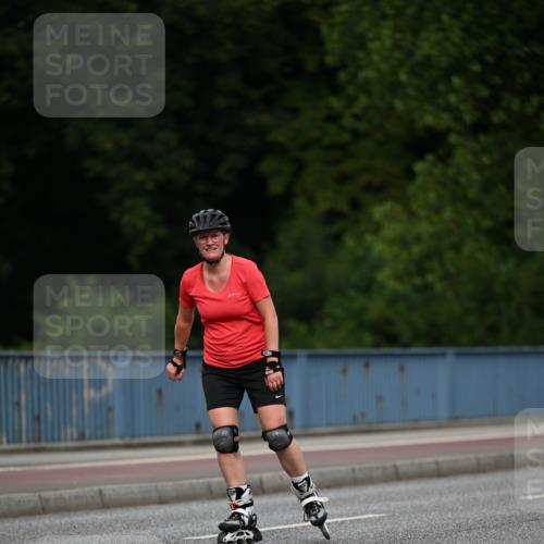 29.06.2025 - hella hamburg halbmarathon Dr. Thomas Lammeyer http://msf.ph/oto/8139139 29.06.2025 09:04:34 Kennedybrücke  meine-sportfotos.de