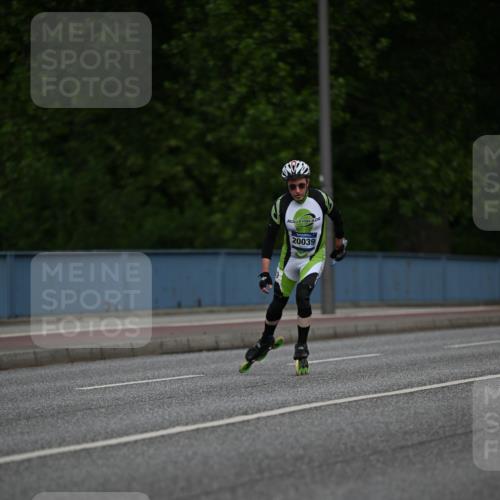29.06.2025 - hella hamburg halbmarathon Dr. Thomas Lammeyer http://msf.ph/oto/8139397 29.06.2025 08:57:08 Kennedybrücke  meine-sportfotos.de