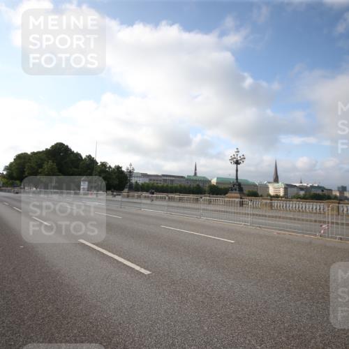 29.06.2025 - hella hamburg halbmarathon Jannik Wohlers http://msf.ph/oto/8139565 29.06.2025 08:29:48 Lombardsbrücke  meine-sportfotos.de