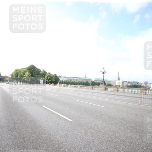 29.06.2025 - hella hamburg halbmarathon Jannik Wohlers http://msf.ph/oto/8139568 29.06.2025 08:29:57 Lombardsbrücke  meine-sportfotos.de
